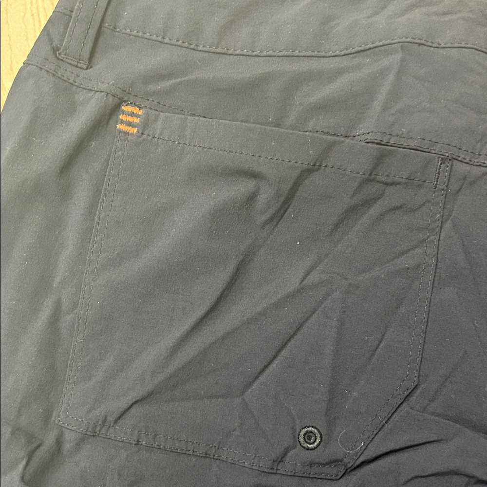 Black Orvis Outdoor Shorts Size 8 - Picture 3 of 7